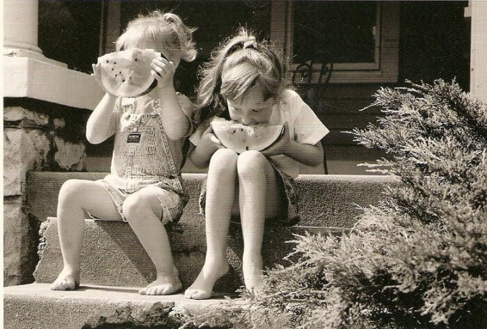 Girls-eating-watermelon